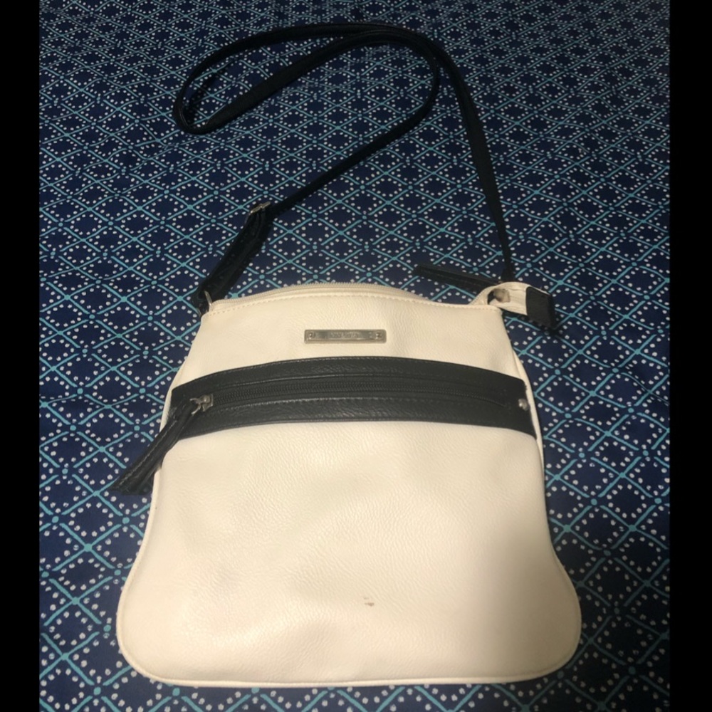 Nine West white/black crossbody purse